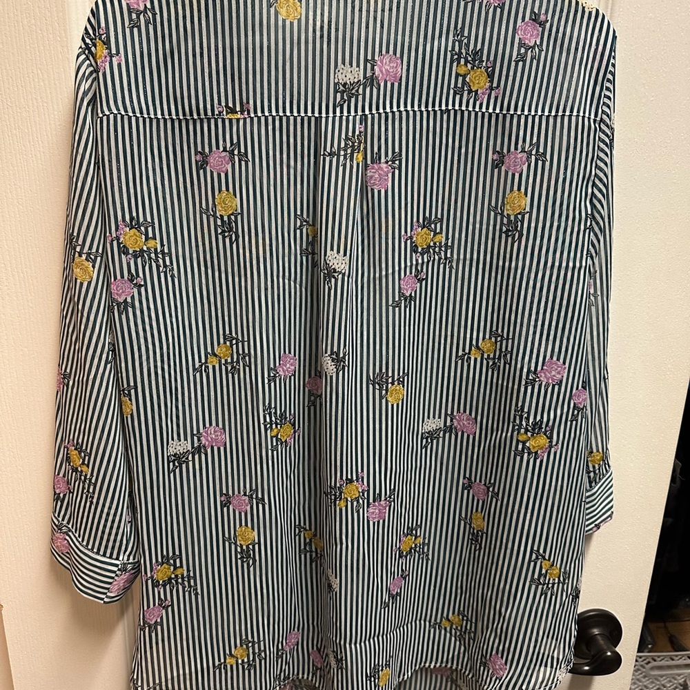 Torrid women's  Striped Floral Blouse size 2X/ NWOT B116 - Picture 5 of 5